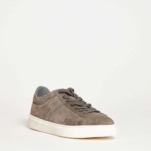 Acquista le nuove sneakers HOGAN in suede beige da noi!