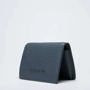Card holder wallet in teal textured leather: scopri le nostre scarpe!