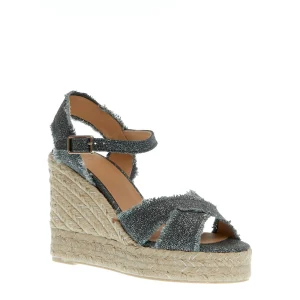 Espadrillas zeppa grigie: il must-have per l'estate 2022