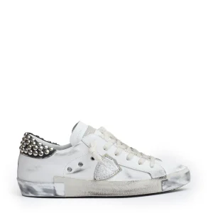 Paris pelle bianca con borchie