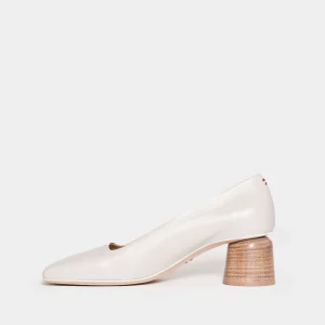 Scarpe con punta quadrata in pelle rock: scopri la collezione!