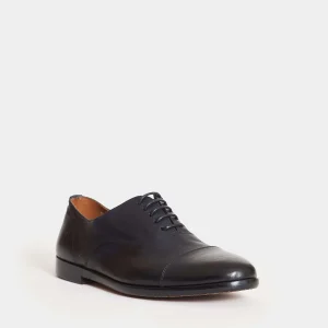 Scarpe Doucal's: Brogues in pelle blu lavata, costruzione di qualità
