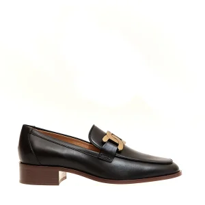 Scarpe eleganti: Mocassini Tod's con fibbia a catena