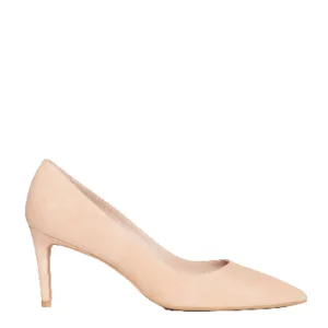 Scarpe eleganti: scopri i pump Stuart Weitzman in camoscio beige