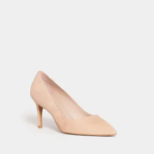 Scarpe eleganti: scopri i pump Stuart Weitzman in camoscio beige