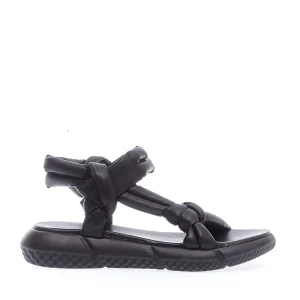 Scarpe ELENA IACHI: eleganza e comfort con zeppa nera
