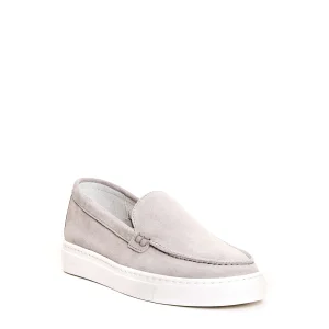 Scarpe in camoscio grigio Doucal's: eleganza e comfort