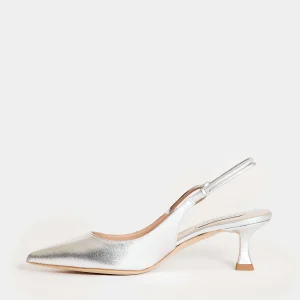 Scarpe in pelle argentata con cinturino slingback e anello metallico 55mm
