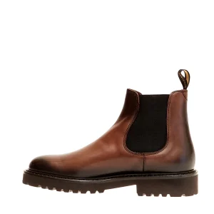 Scarpe in pelle marrone Doucal's: eleganza e stile