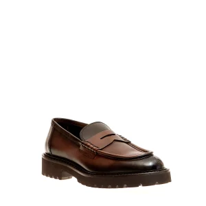 Scarpe in pelle marrone sfumata Doucal's: eleganza e stile