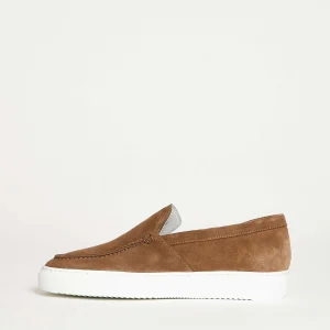 Scarpe in suede Doucal's: eleganza e comfort per ogni occasione