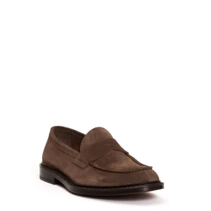 Scarpe mocassino in camoscio beige Doucal's: eleganza senza tempo