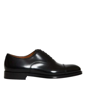 Scarpe Oxford in pelle nera: scopri la collezione Doucal's