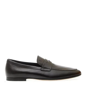 Scarpe Tod's: eleganti mocassini in pelle nera con suola in cuoio
