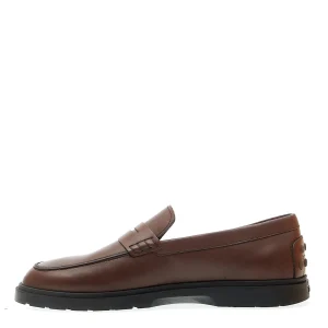 Scarpe Tod's: Mocassino in pelle marrone con suola in gomma
