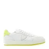 Scarpe trendy: bianco e giallo fluorescente per un look unico