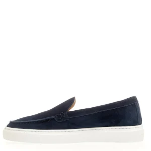 Scopri i nuovi slip-on in camoscio blu di Doucal's