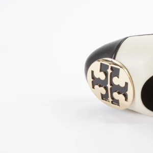 Scopri le nuove ballerine Claire Cap Toe di Tory Burch