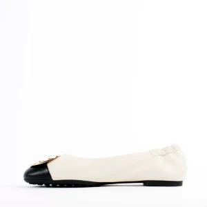 Scopri le nuove ballerine Claire Cap Toe di Tory Burch