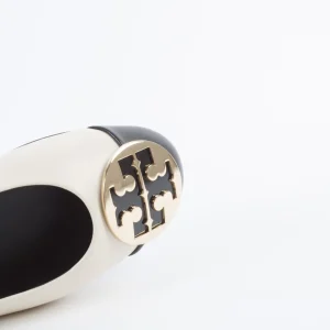 Scopri le nuove ballerine Claire Cap Toe di Tory Burch