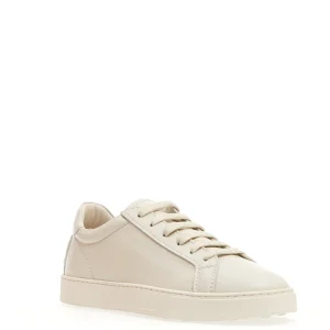 Sneakers in pelle bianco fondo cassetta: scopri le ultime novità