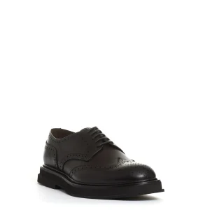 stringata pelle marrone bucature