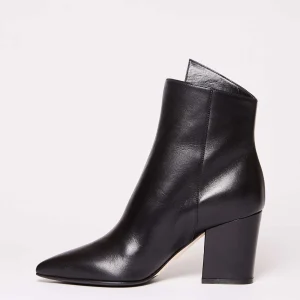 Stylish Black Leather Ankle Boots by Sergio Rossi